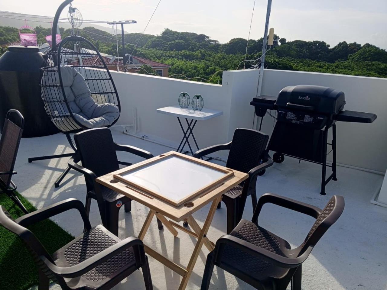 Casita Linda Larimar - 2Br Apartment With Rooftop, Bay Views, Fast Wifi, Near Beach In Barahona Ngoại thất bức ảnh